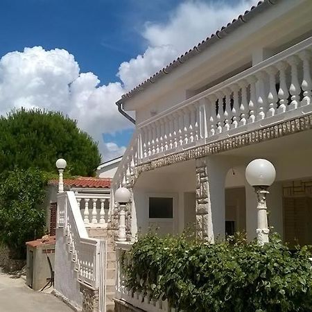 Apartmani Prpic Vir Luaran gambar