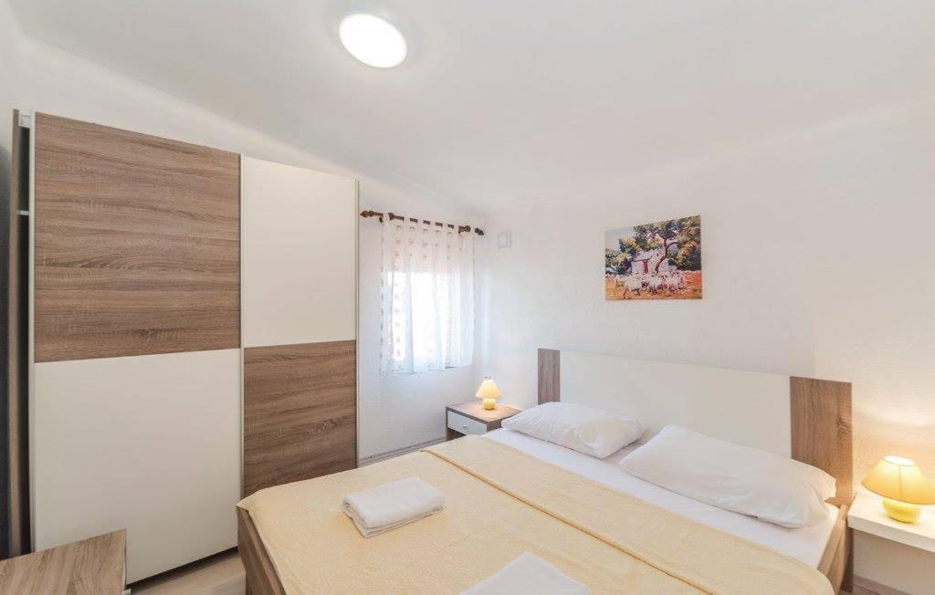 Apartmani Prpic Vir Luaran gambar
