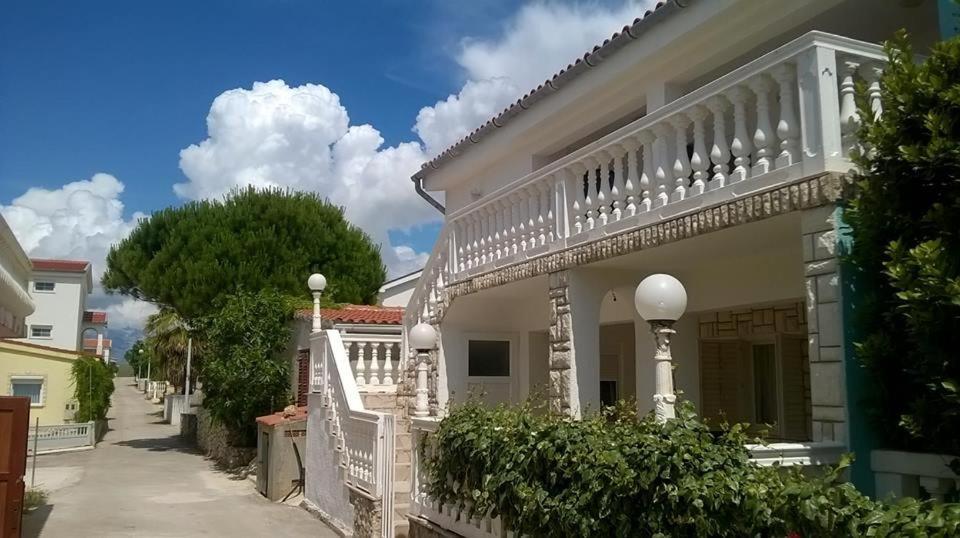 Apartmani Prpic Vir Luaran gambar